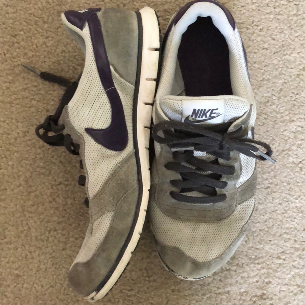 Nike gray/purple shoes